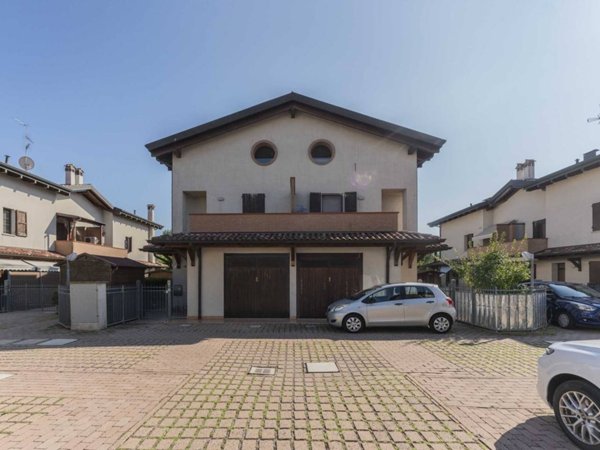 casa indipendente in vendita a San Pietro in Casale in zona Rubizzano