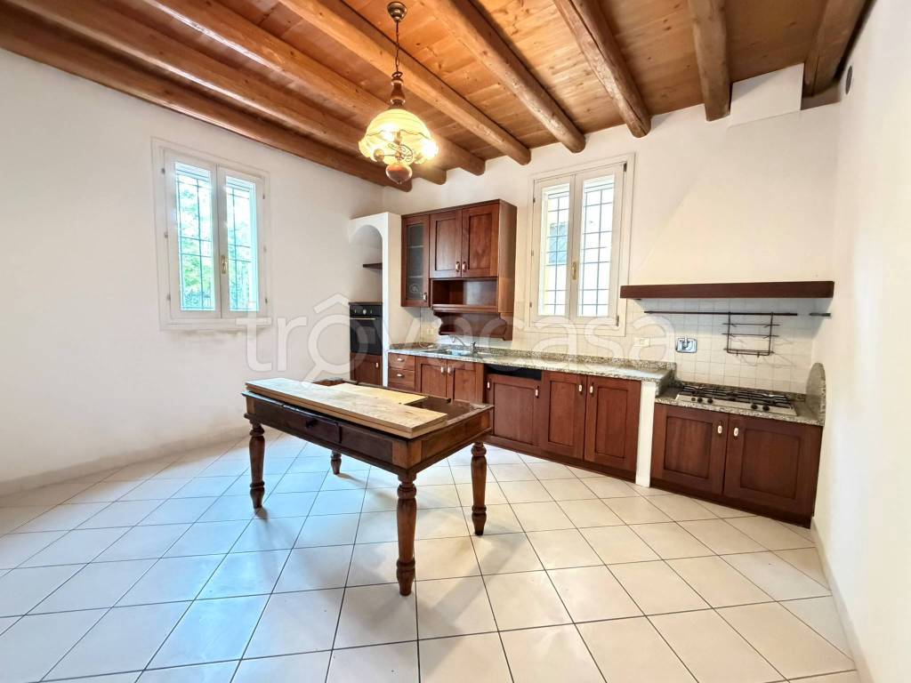 casa indipendente in vendita a San Pietro in Casale in zona Rubizzano