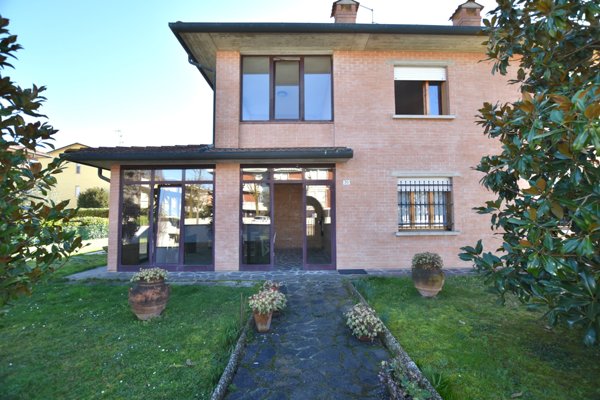 casa indipendente in vendita a San Pietro in Casale in zona Rubizzano