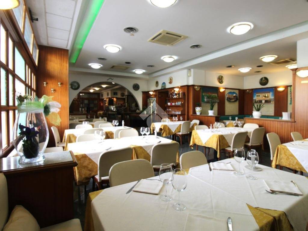 negozio in vendita a Sant'Agata Bolognese