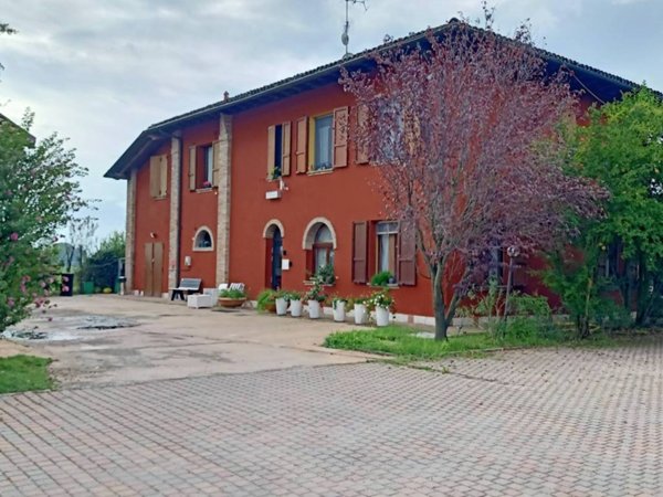 negozio in vendita a Sant'Agata Bolognese
