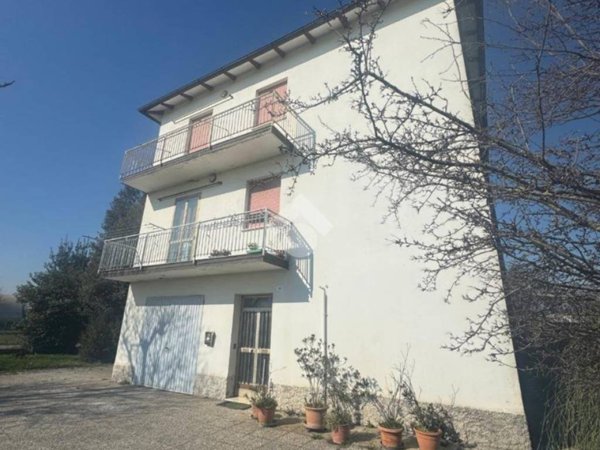 casa indipendente in vendita a Sant'Agata Bolognese