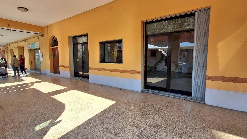 negozio in vendita a Sant'Agata Bolognese