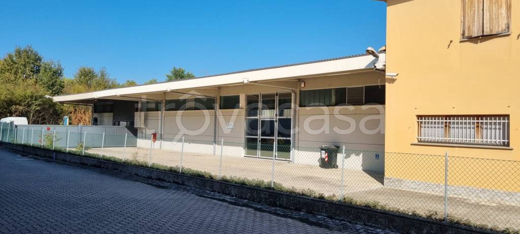 locale commerciale in vendita a Sant'Agata Bolognese