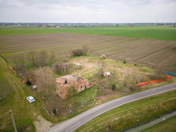 casale in vendita a Sant'Agata Bolognese