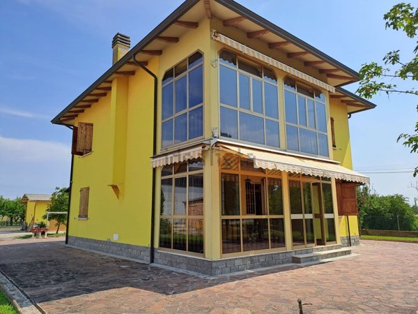 casa indipendente in vendita a Sant'Agata Bolognese