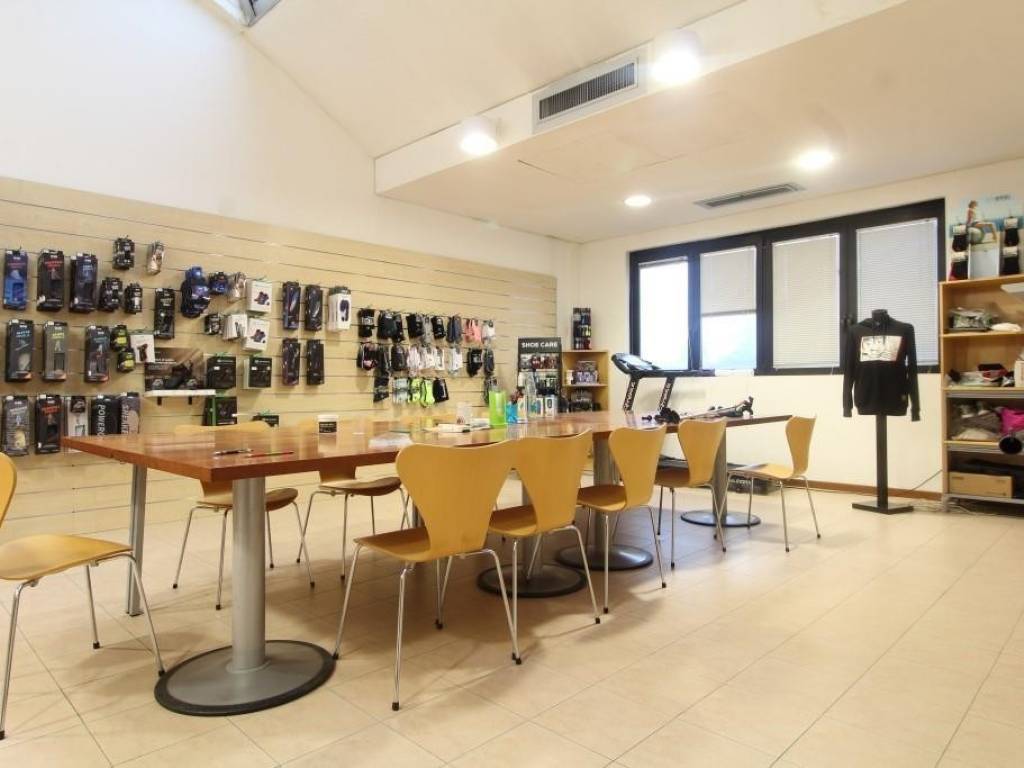 locale commerciale in vendita a Sasso Marconi