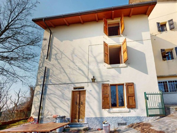 casa indipendente in vendita a Vergato in zona Castelnuovo