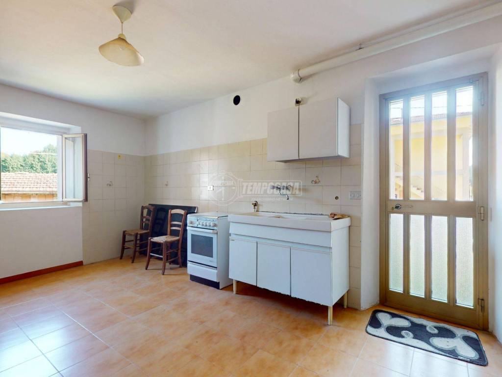 appartamento in vendita a Vergato in zona Tolè