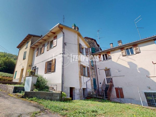 appartamento in vendita a Vergato in zona Tolè