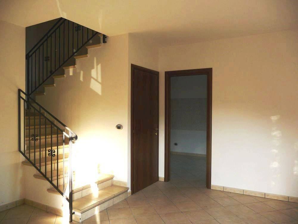 casa semindipendente in vendita a Vergato