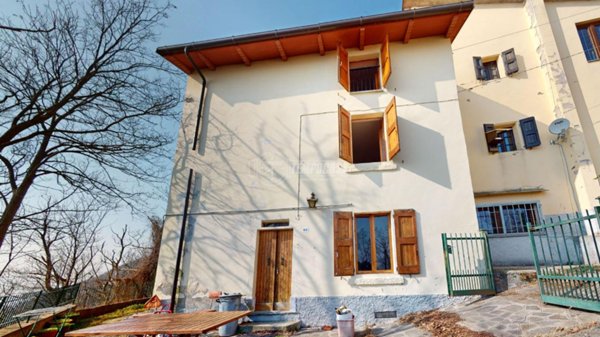 casa indipendente in vendita a Vergato in zona Castelnuovo