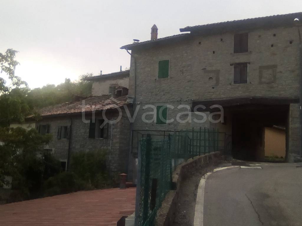 appartamento in vendita a Vergato in zona Cereglio