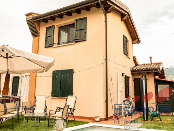 casa indipendente in vendita a Vergato