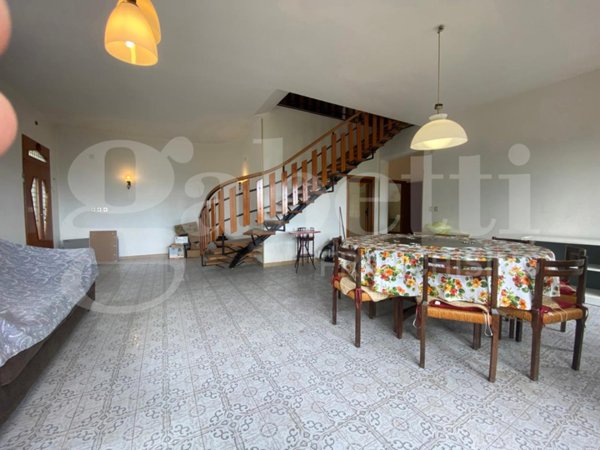 casa indipendente in vendita a Vergato in zona Cereglio