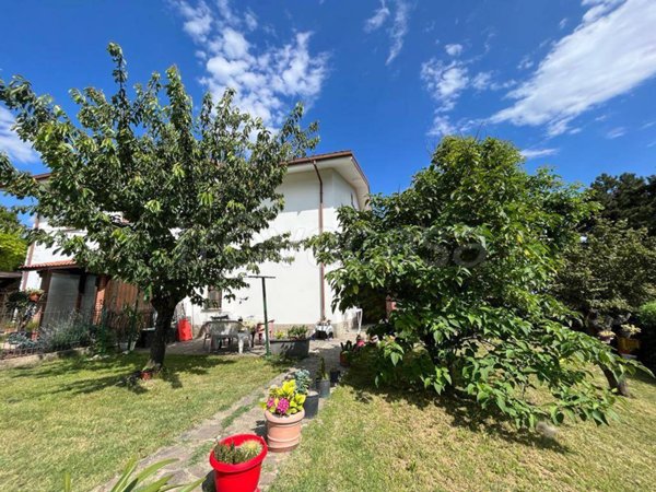 casa indipendente in vendita a Vergato in zona Cereglio