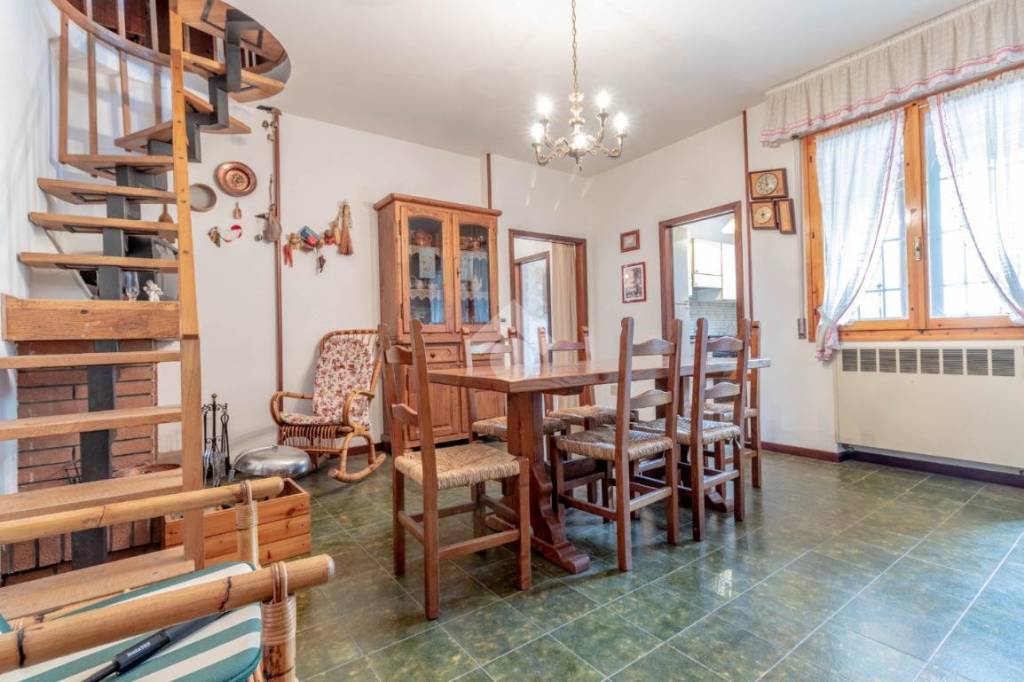 appartamento in vendita a Vergato in zona Tolè