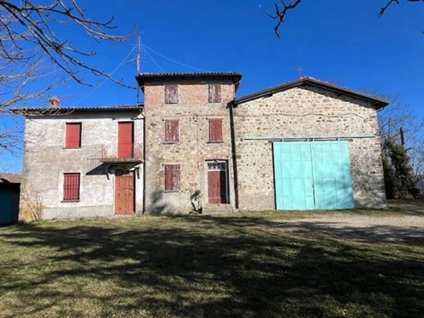 casa indipendente in vendita a Vergato