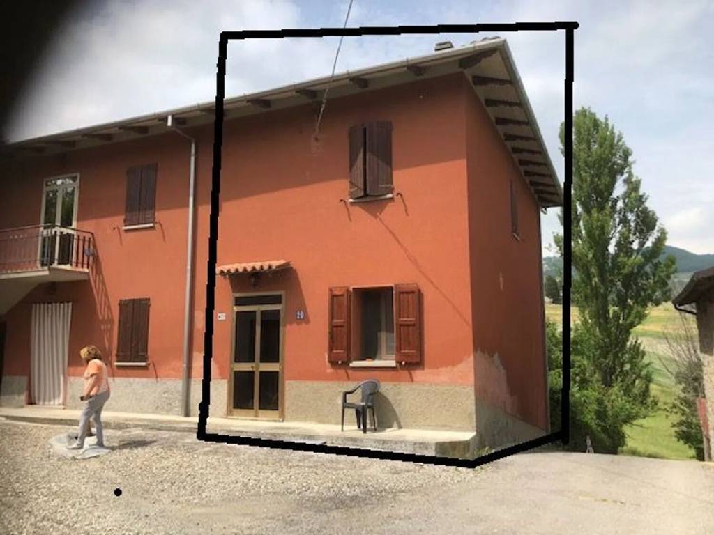appartamento in vendita a Vergato in zona Prunarolo