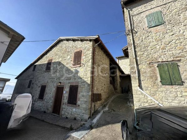 appartamento in vendita a Vergato in zona Cereglio