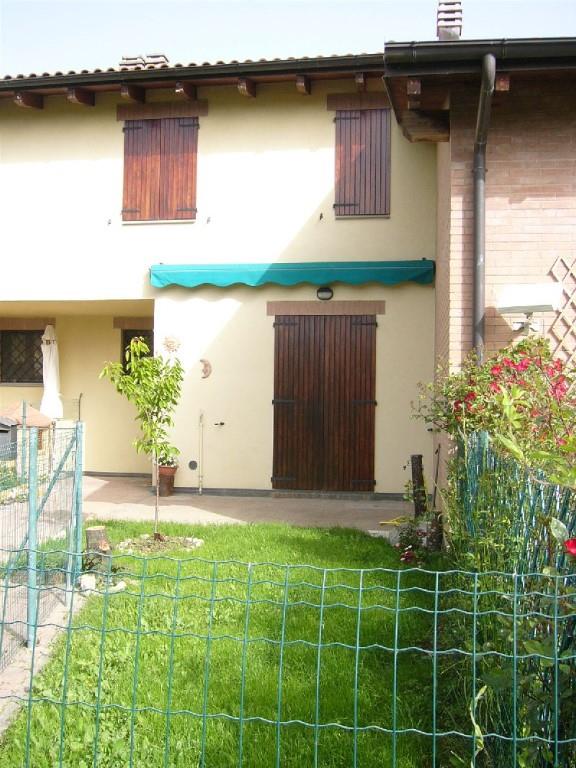casa indipendente in vendita a Vergato in zona Tolè