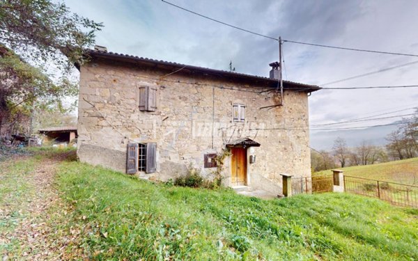 appartamento in vendita a Vergato in zona Riola
