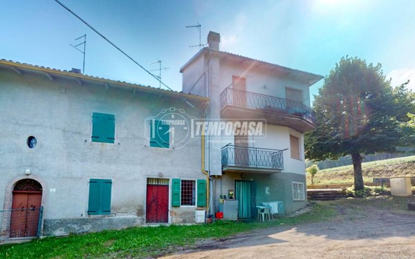 appartamento in vendita a Vergato in zona Tolè