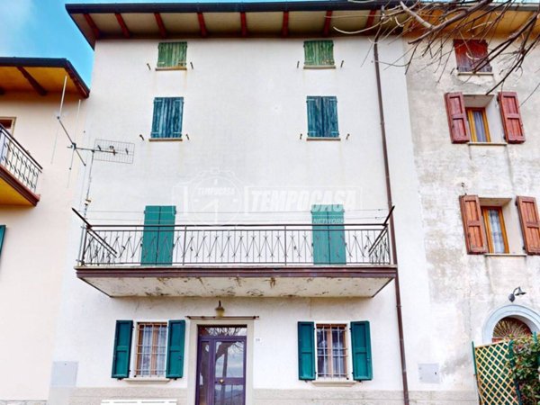 appartamento in vendita a Vergato in zona Cereglio