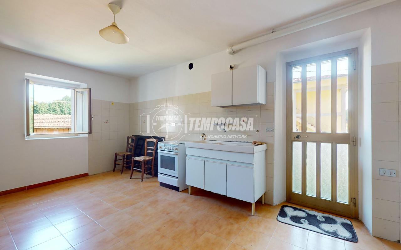 appartamento in vendita a Vergato in zona Tolè