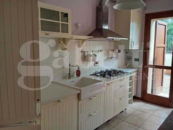 casa indipendente in vendita a Vergato in zona Tolè