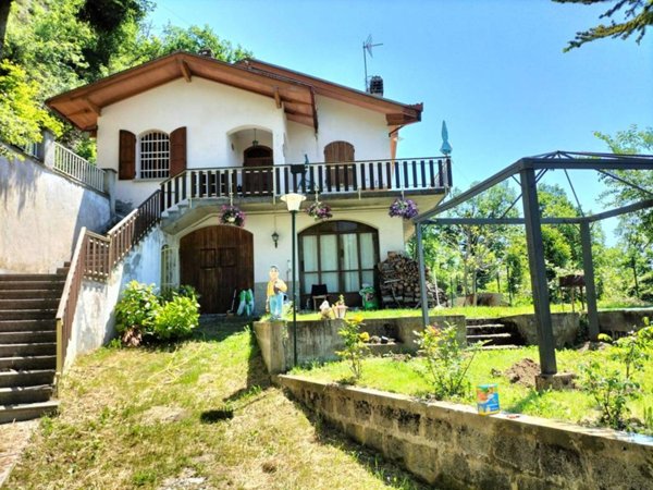 casa indipendente in vendita a Vergato in zona Susano
