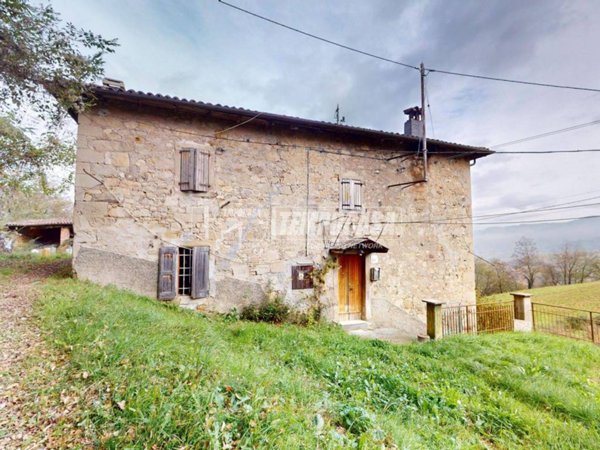 appartamento in vendita a Vergato in zona Riola