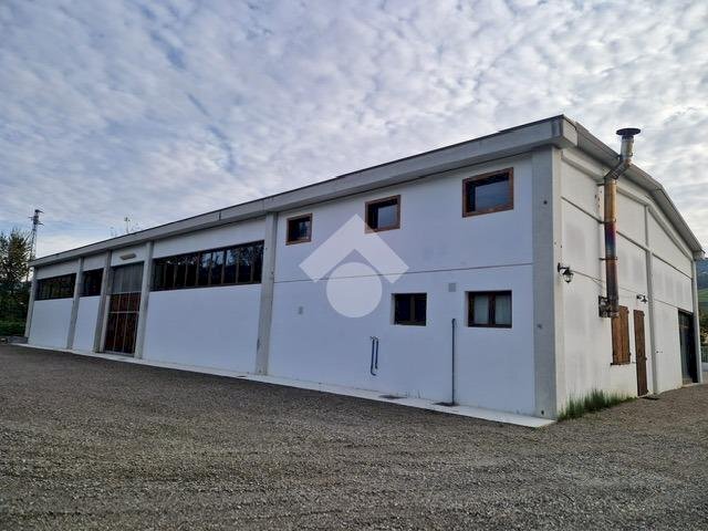 capannone in vendita a Vergato