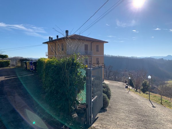 appartamento in vendita a Vergato in zona Tolè