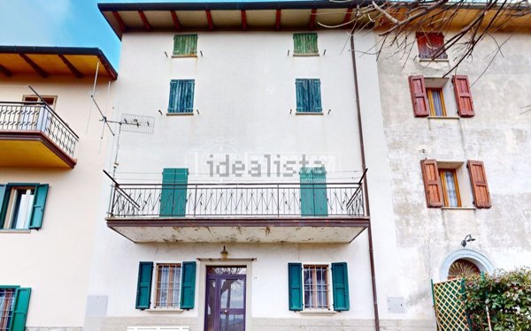 appartamento in vendita a Vergato in zona Cereglio