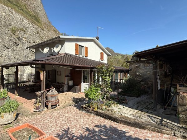 casa indipendente in vendita a Vergato