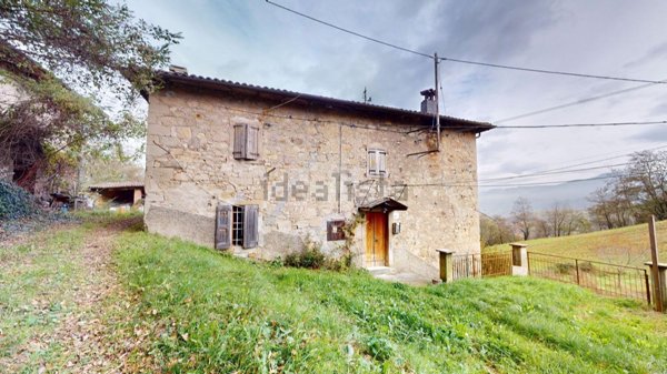 appartamento in vendita a Vergato in zona Riola