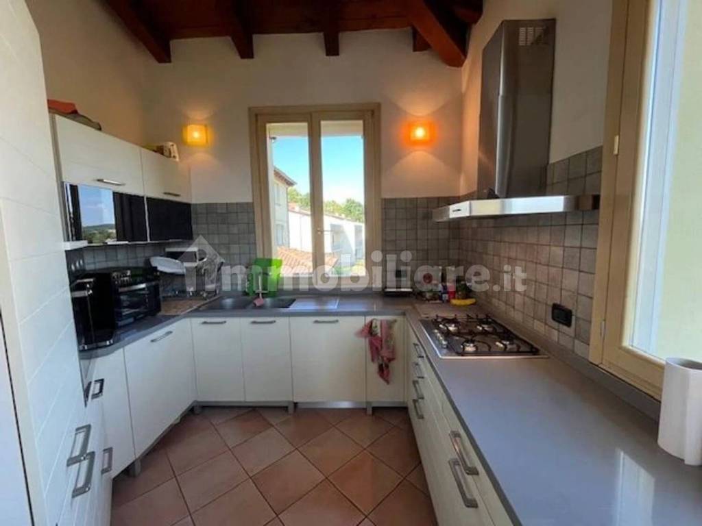 appartamento in vendita a Vergato in zona Tolè