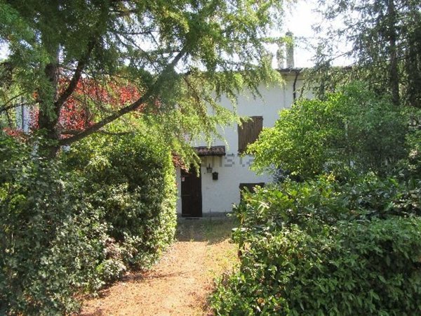 casa indipendente in vendita a Vergato in zona Cereglio