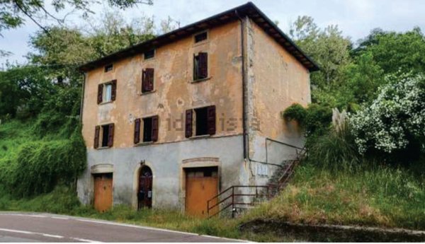 casa indipendente in vendita a Vergato