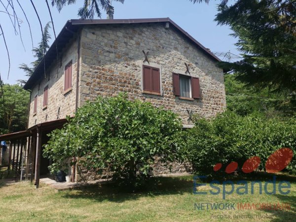 casa indipendente in vendita a Vergato in zona Castelnuovo