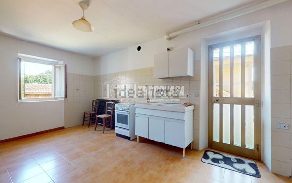 appartamento in vendita a Vergato in zona Tolè