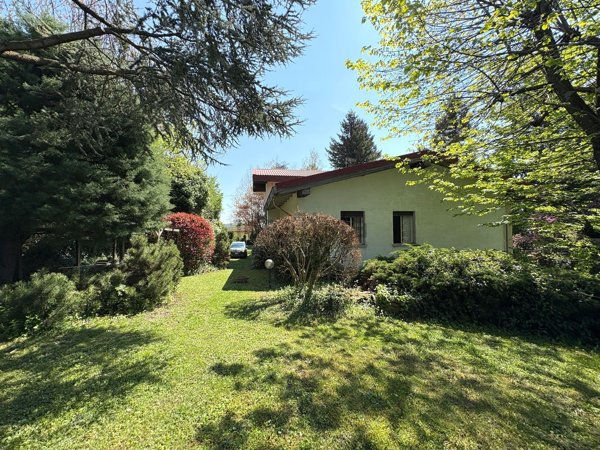 casa indipendente in vendita a Vergato in zona Cereglio