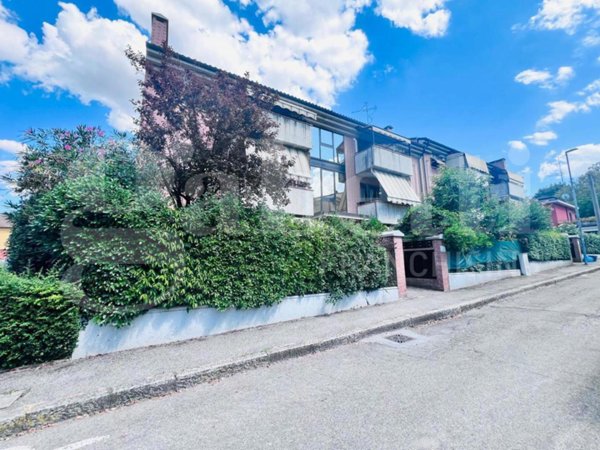 appartamento in vendita a Zola Predosa in zona Riale