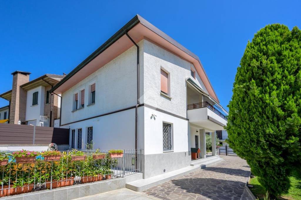 casa indipendente in vendita a Zola Predosa