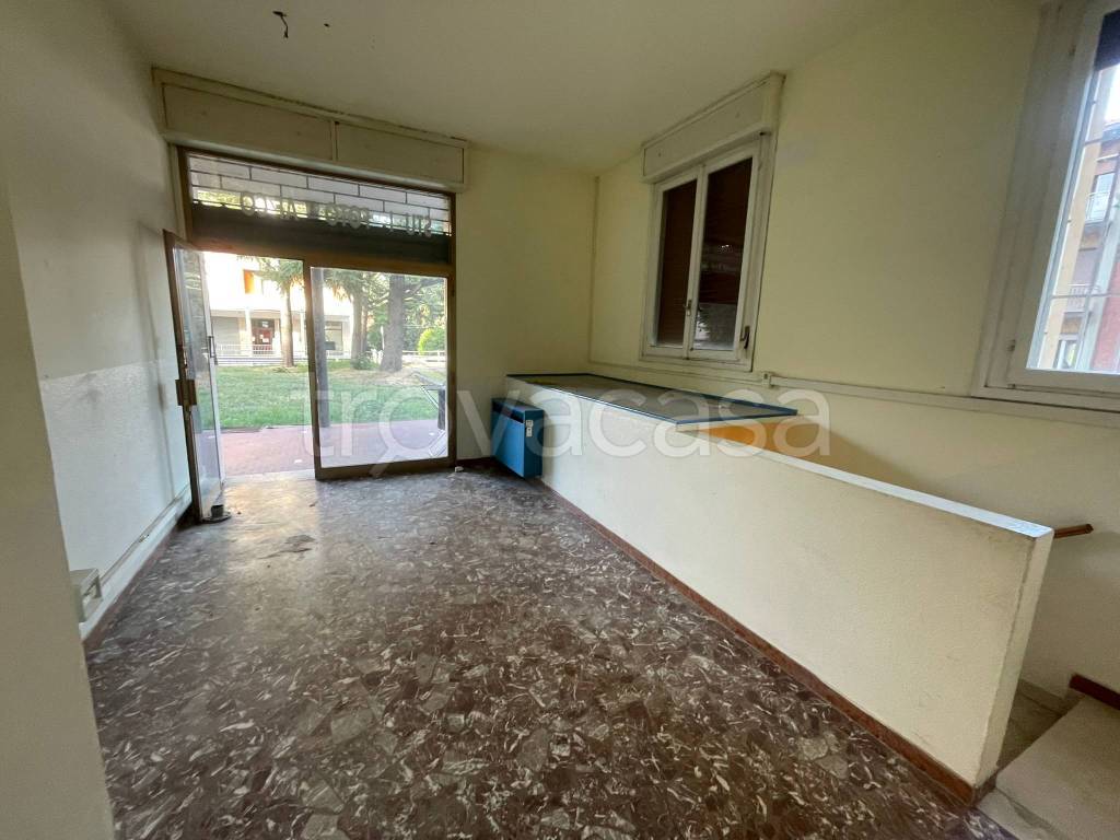 negozio in vendita a Zola Predosa