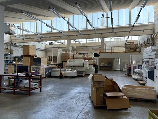 locale commerciale in vendita a Zola Predosa