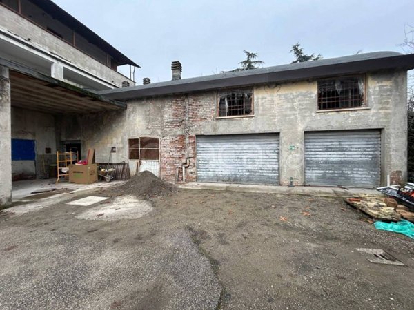 locale commerciale in vendita a Zola Predosa