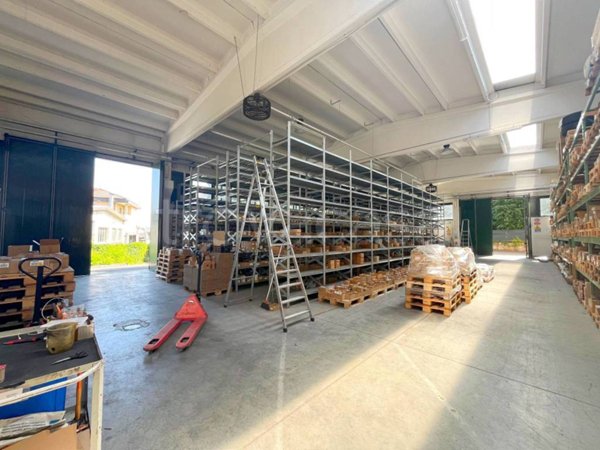 locale commerciale in vendita a Zola Predosa