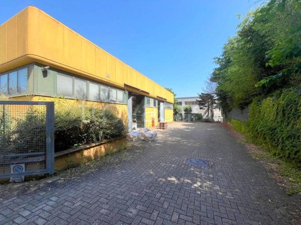 locale commerciale in vendita a Zola Predosa